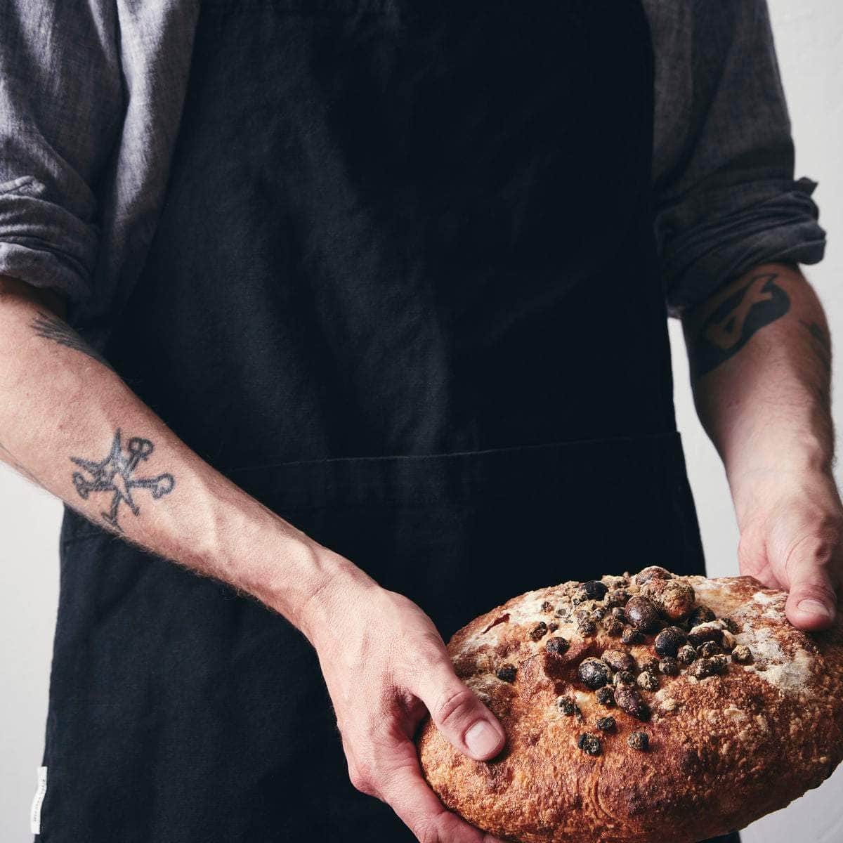 Nicolas Vahe Forklæde, Neat, Sort