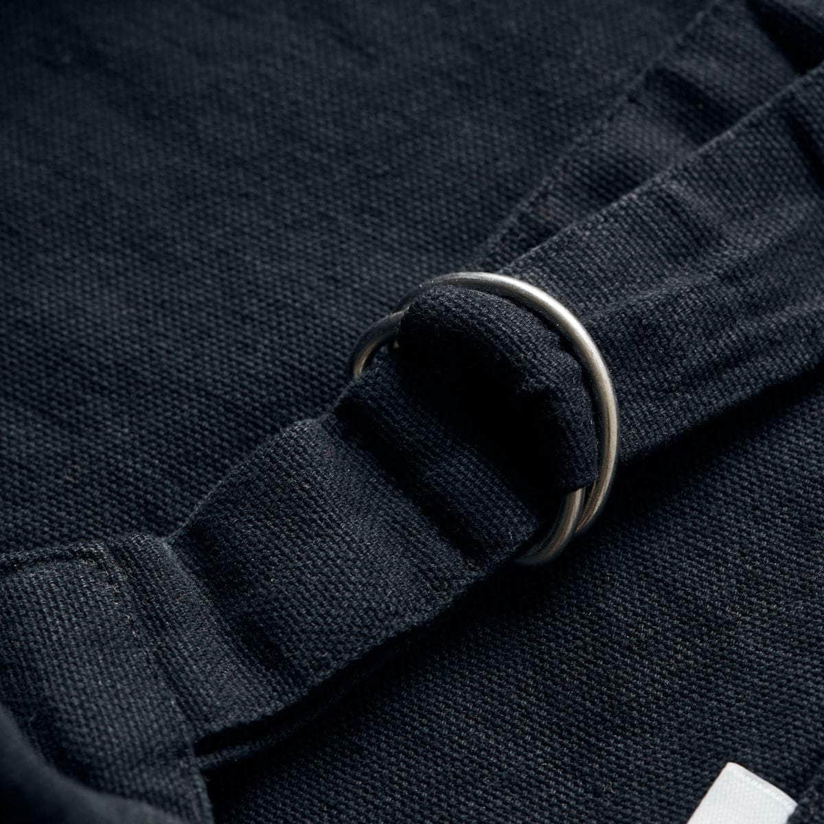 Nicolas Vahe Forklæde, Neat, Sort