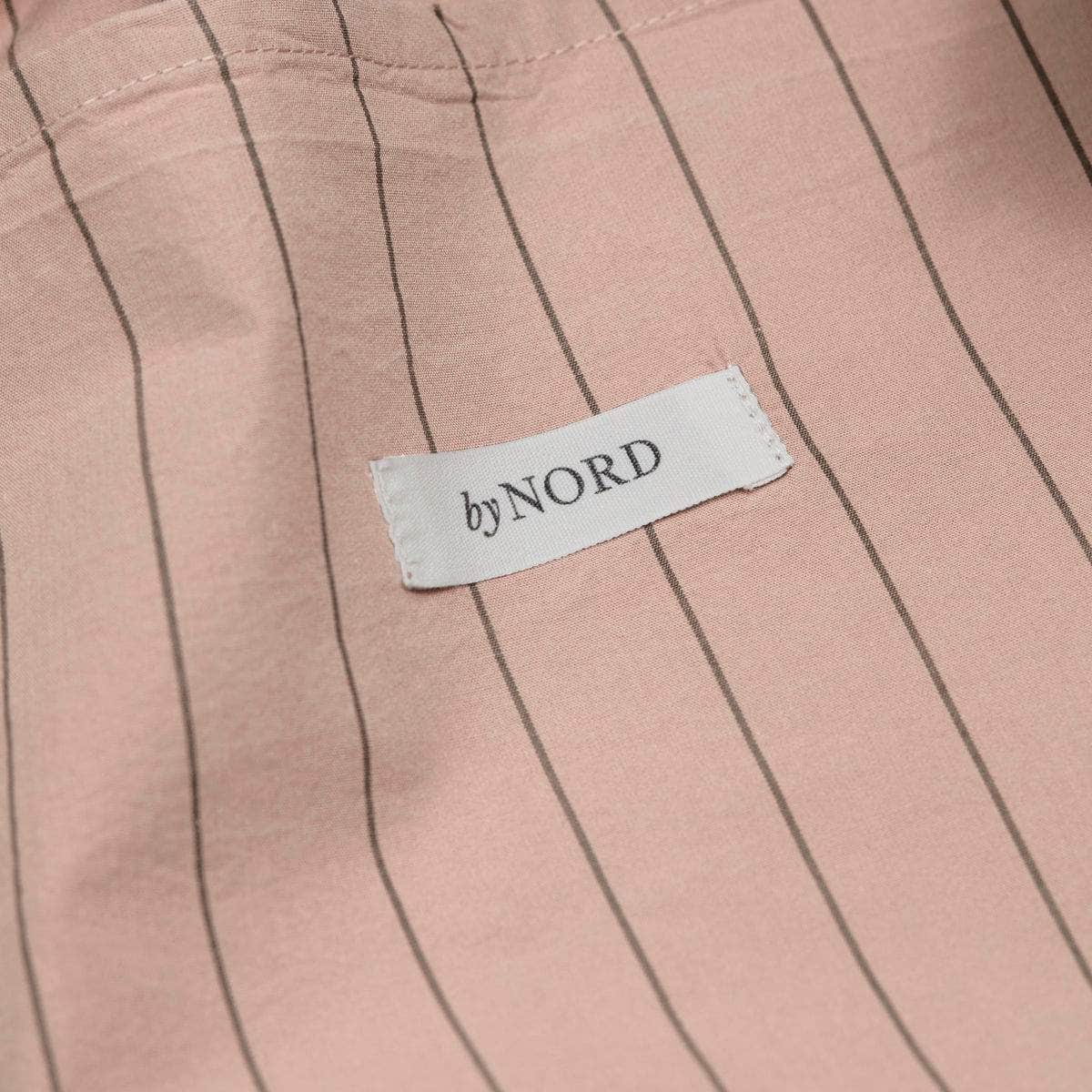 By Nord Sengesæt, Dagny, Straw w. bark