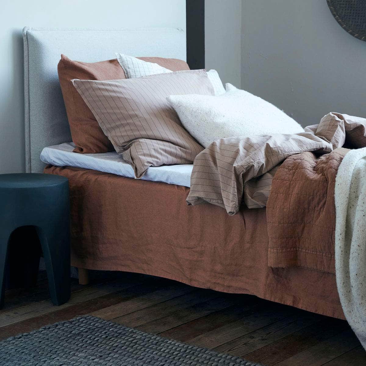 By Nord Sengekappe, Gunhild, Berry