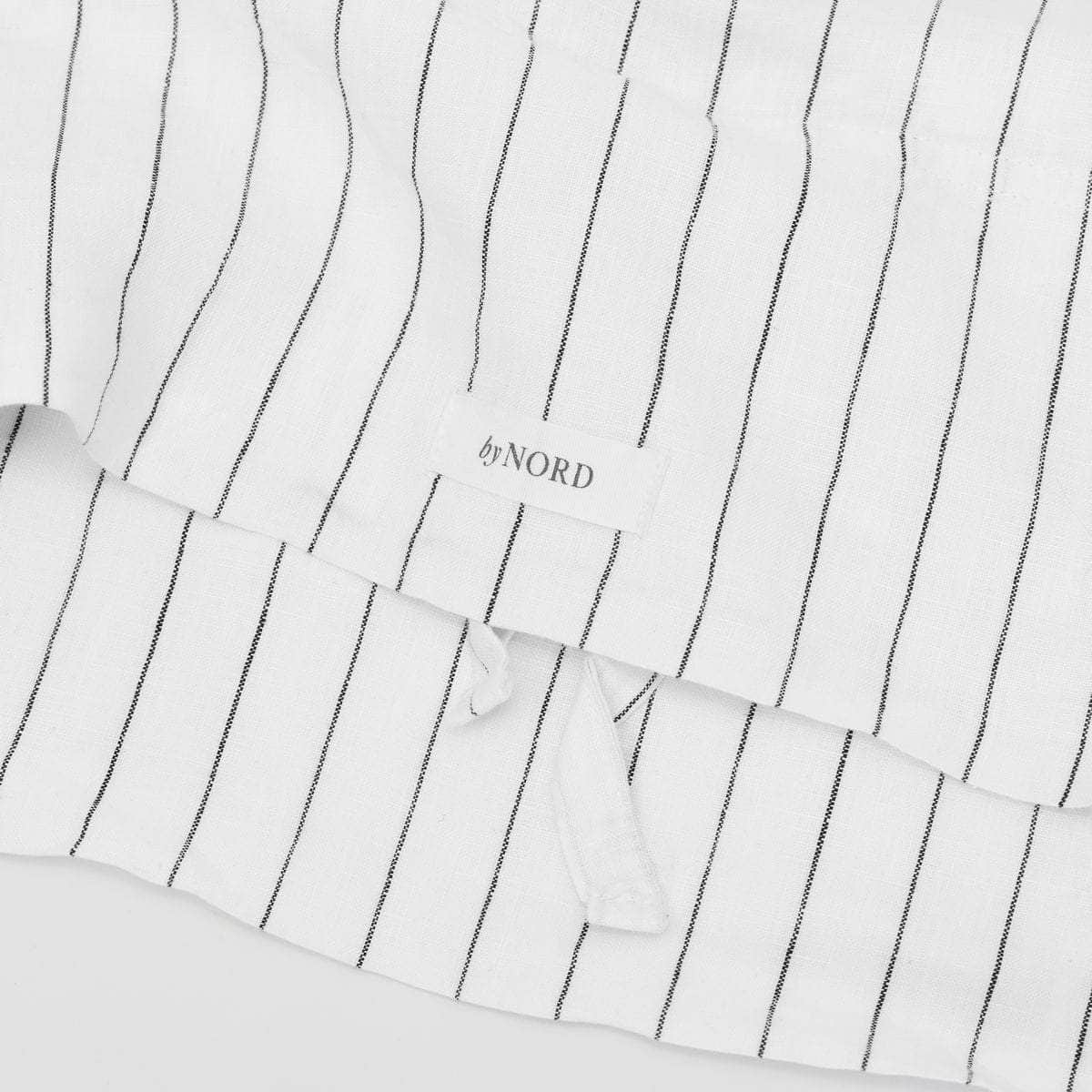 By Nord Pyntepudebetræk, Gunhild, Snow w. coal