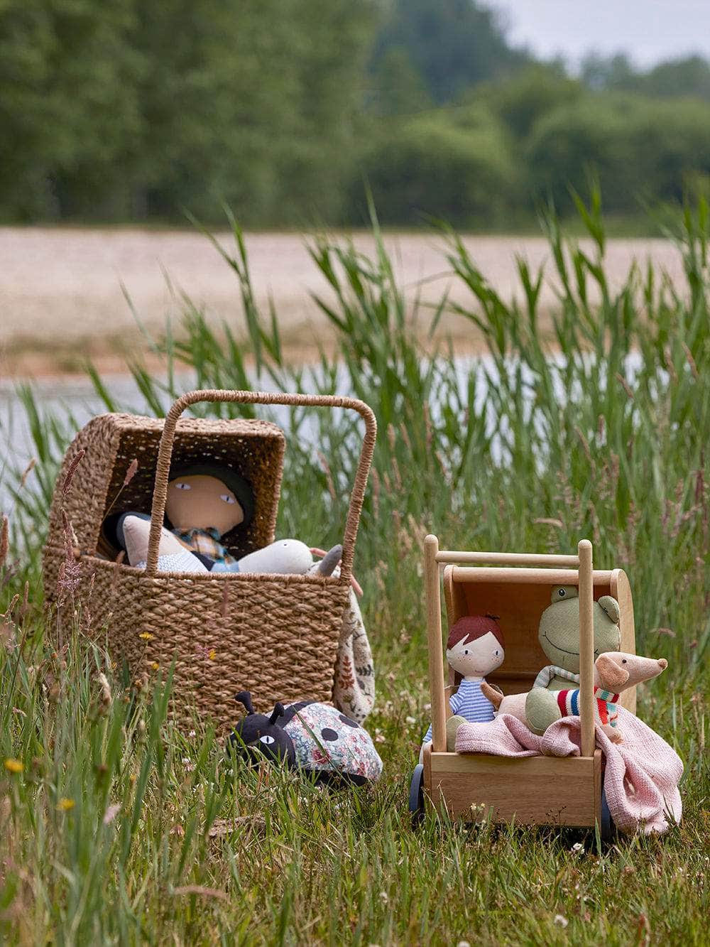 Bloomingville MINI Susan Legetøjs Dukkevogn, Natur, Bankuan Grass