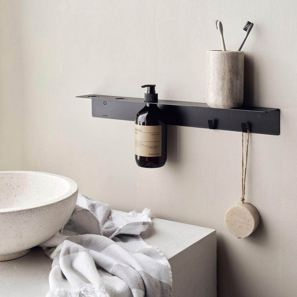Meraki Flaskeophæng med knager, Børstet sort finish