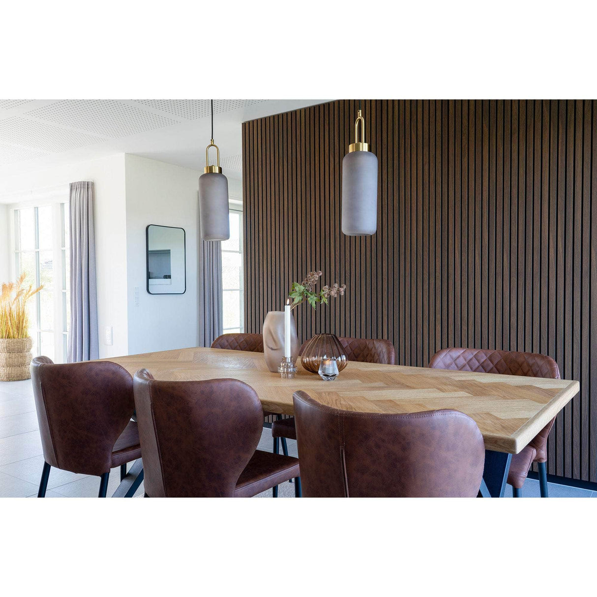 House Nordic Bordeaux Spisebord