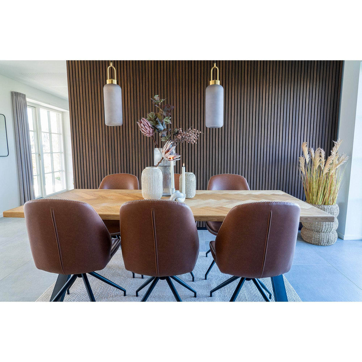 House Nordic Bordeaux Spisebord