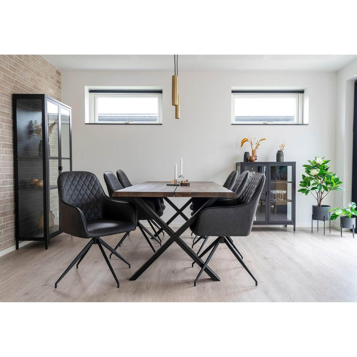 House Nordic Harbo Spisebordsstol med Drejefod