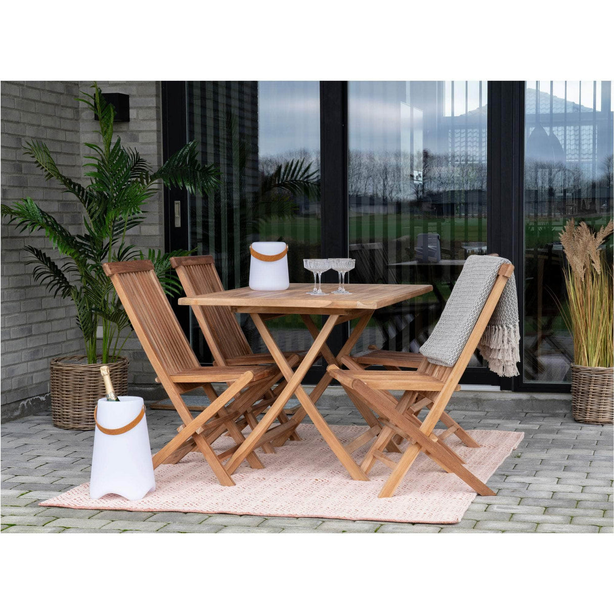 House Nordic Oviedo Teak Spisebord